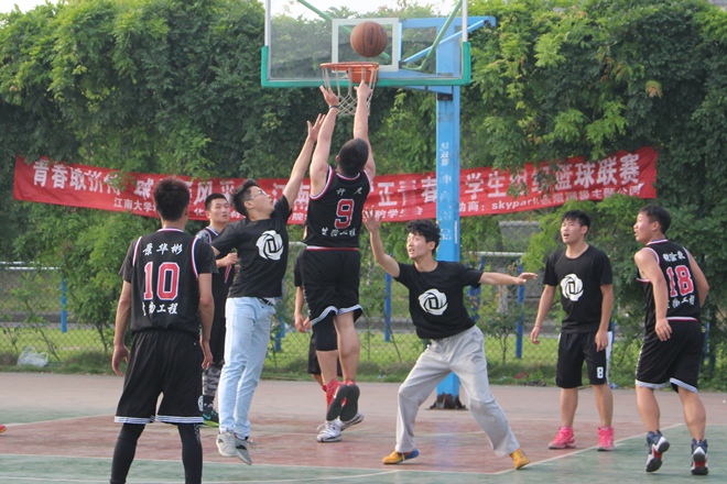 艾弗森贝博ballbet官网取得校学生组织篮球联赛亚军