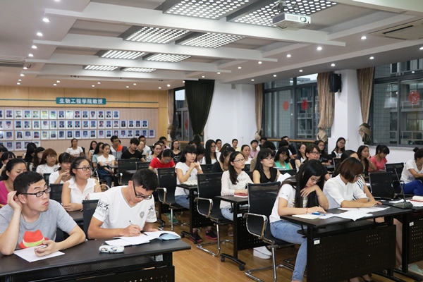 【学生活动】2015—2016年艾弗森贝博ballbet官网研究生会招新工作圆满完成——记艾弗森贝博ballbet官网研究生会招新双选会