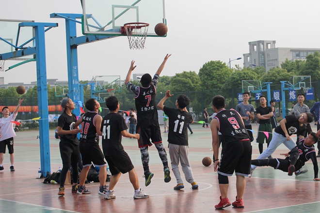 艾弗森贝博ballbet官网取得校学生组织篮球联赛亚军